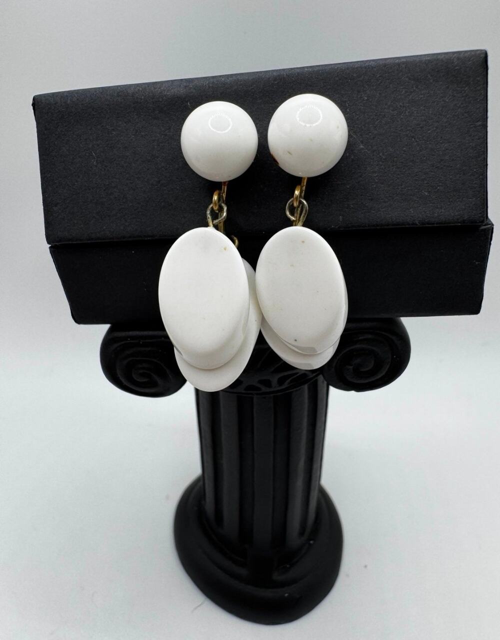 Vintage Crown Trifari White Dangle Clip On Earrings